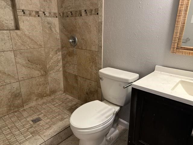 5204 HENDRIX Drive, The Colony, TX 75056