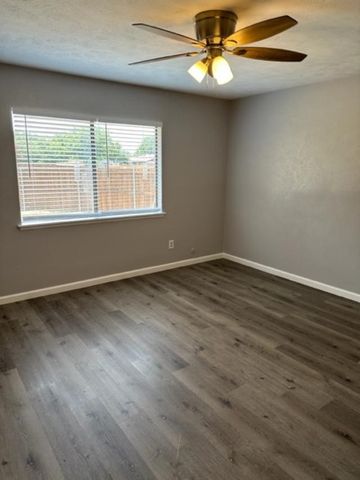 5204 HENDRIX Drive, The Colony, TX 75056