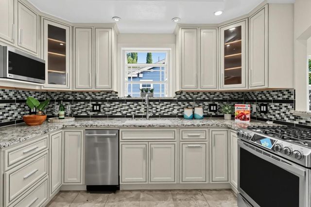 715 Hudson Street, Redwood City, CA 94061