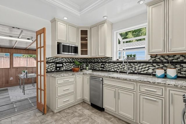 715 Hudson Street, Redwood City, CA 94061