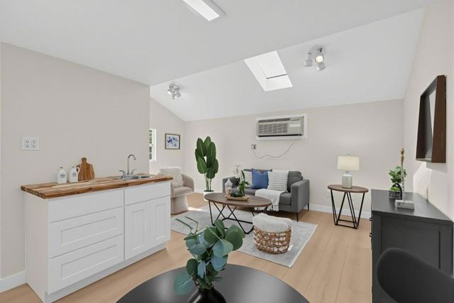 715 Hudson Street, Redwood City, CA 94061