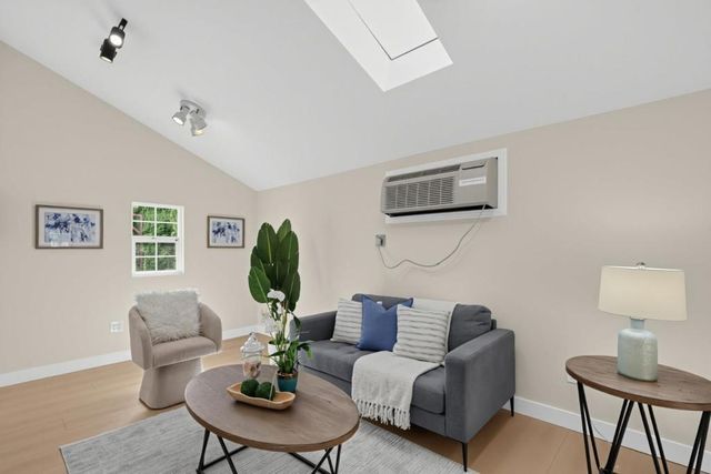 715 Hudson Street, Redwood City, CA 94061