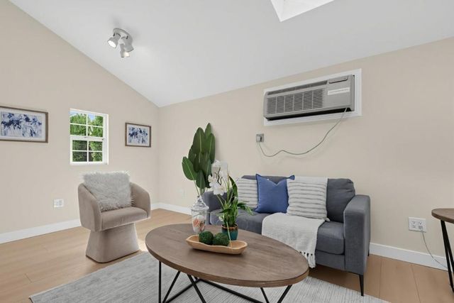715 Hudson Street, Redwood City, CA 94061