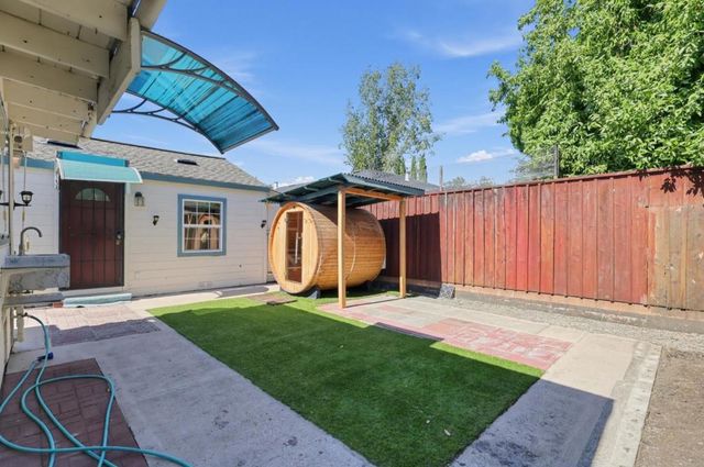 715 Hudson Street, Redwood City, CA 94061