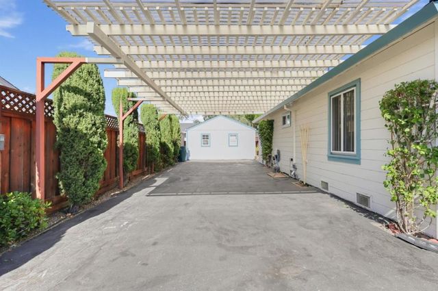 715 Hudson Street, Redwood City, CA 94061