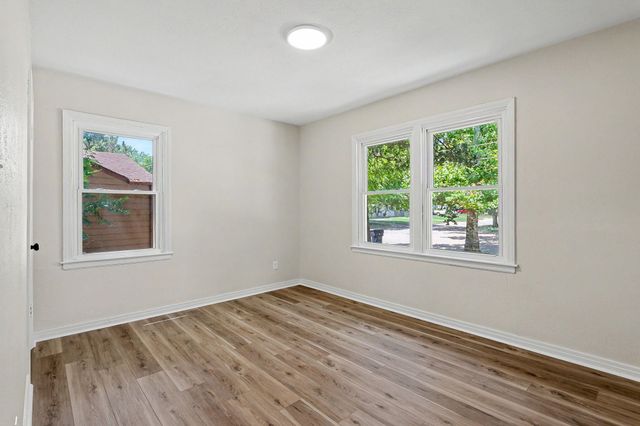 5811 E Skinner, Wichita, KS 67218