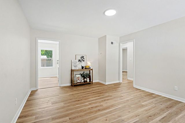 5811 E Skinner, Wichita, KS 67218