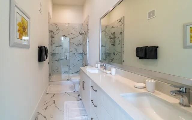 3275 Summer Street 6101, Houston, TX 77007