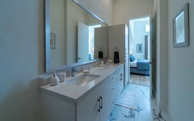 3275 Summer Street 6101, Houston, TX 77007