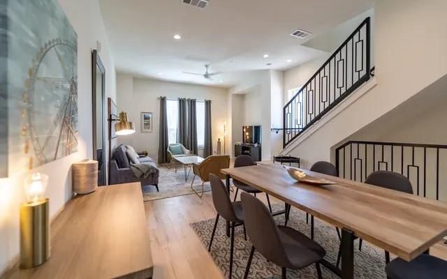 3275 Summer Street 6101, Houston, TX 77007