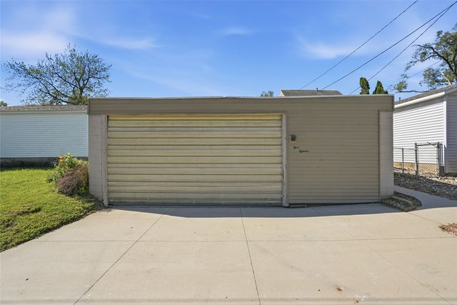 918 22nd Ave SW, Cedar Rapids, IA 52404