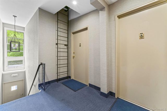 200 Lexington Ave 12E, Oyster Bay, NY 11771
