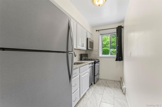200 Lexington Ave 12E, Oyster Bay, NY 11771
