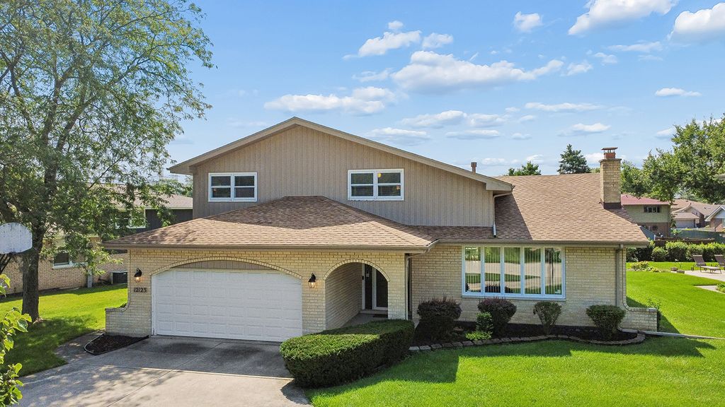 12123 Lake View Drive, Orland Park, IL 60467 — exterior