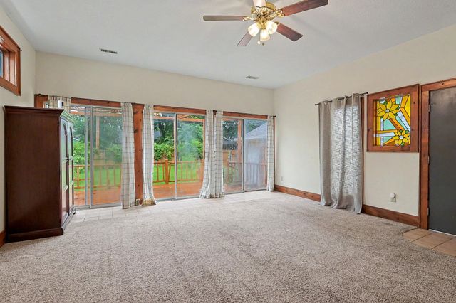 1044 N Perry Ave, Wichita, KS 67203