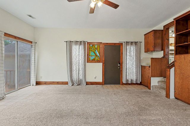 1044 N Perry Ave, Wichita, KS 67203