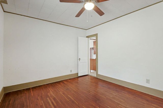 1044 N Perry Ave, Wichita, KS 67203