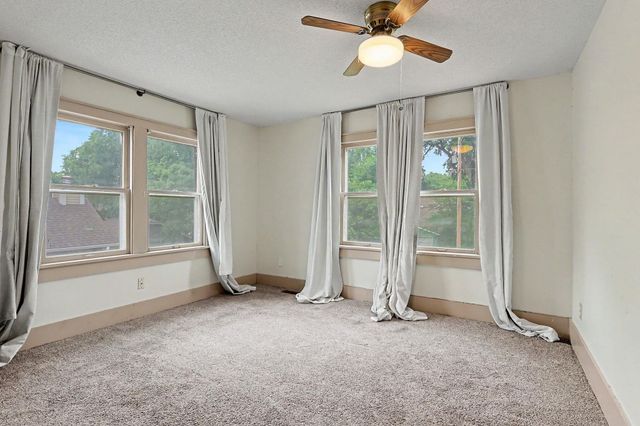 1044 N Perry Ave, Wichita, KS 67203