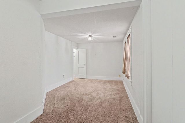 1044 N Perry Ave, Wichita, KS 67203