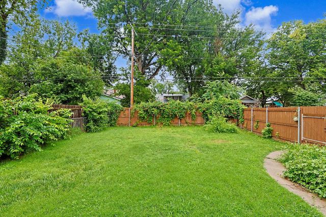 1044 N Perry Ave, Wichita, KS 67203