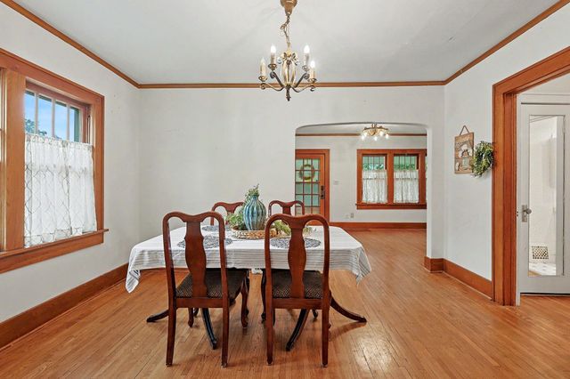 1044 N Perry Ave, Wichita, KS 67203