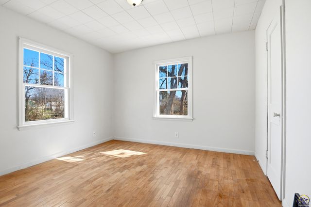 2638 SE Virginia AVE, Topeka, KS 66605