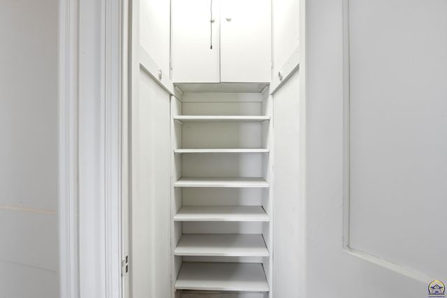 2638 SE Virginia AVE, Topeka, KS 66605