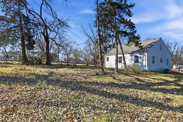 2638 SE Virginia AVE, Topeka, KS 66605