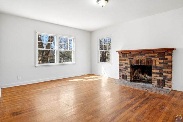 2638 SE Virginia AVE, Topeka, KS 66605