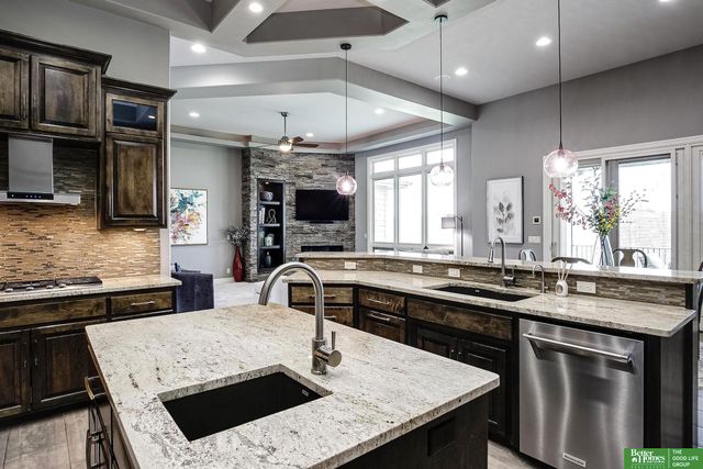3906 N 195th Street, Elkhorn, NE 68022