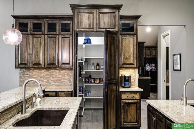 3906 N 195th Street, Elkhorn, NE 68022