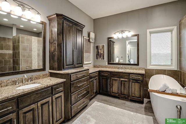 3906 N 195th Street, Elkhorn, NE 68022
