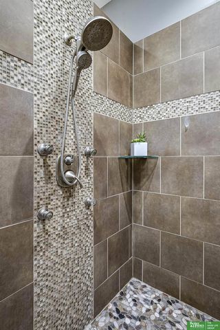 3906 N 195th Street, Elkhorn, NE 68022