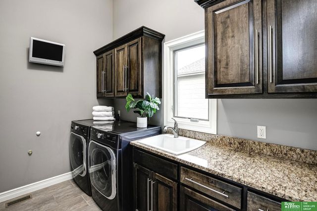 3906 N 195th Street, Elkhorn, NE 68022