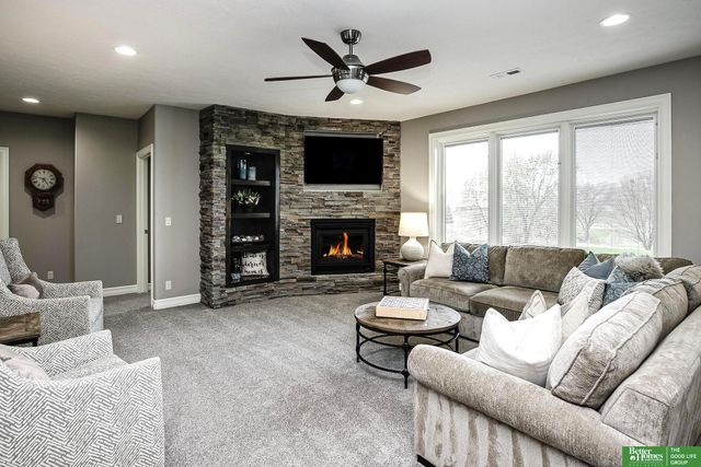 3906 N 195th Street, Elkhorn, NE 68022