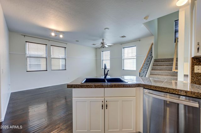 916 W ASPEN Way, Gilbert, AZ 85233