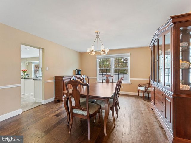 17 CATTELL DR, Sicklerville, NJ 08081