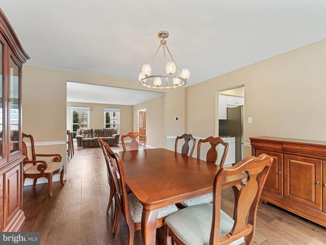 17 CATTELL DR, Sicklerville, NJ 08081