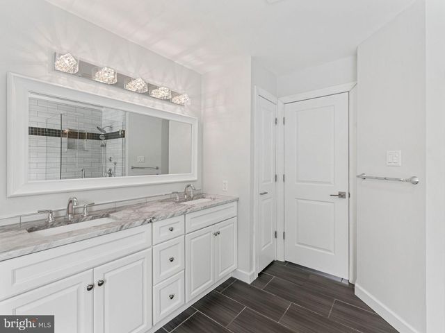 17 CATTELL DR, Sicklerville, NJ 08081