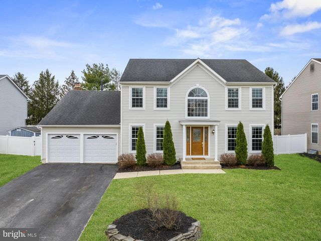 17 CATTELL DR, Sicklerville, NJ 08081