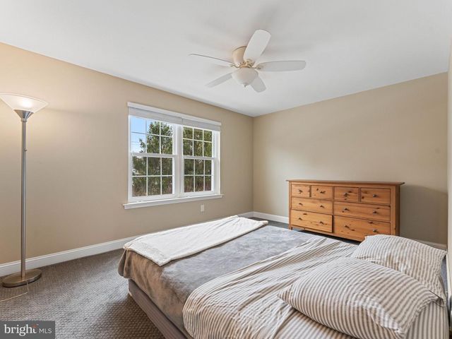 17 CATTELL DR, Sicklerville, NJ 08081