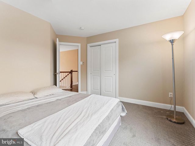 17 CATTELL DR, Sicklerville, NJ 08081