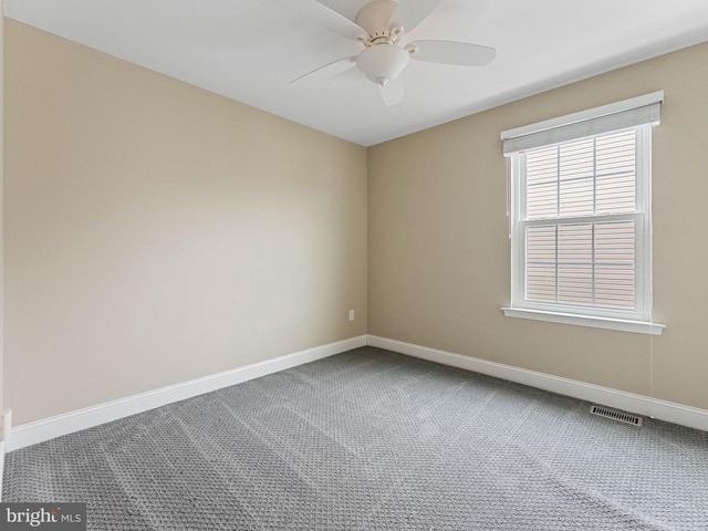 17 CATTELL DR, Sicklerville, NJ 08081