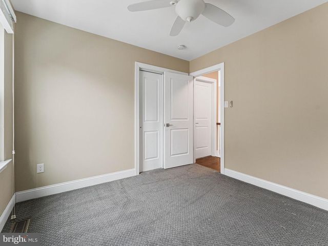 17 CATTELL DR, Sicklerville, NJ 08081