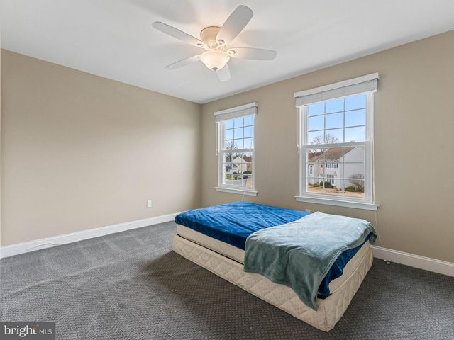 17 CATTELL DR, Sicklerville, NJ 08081