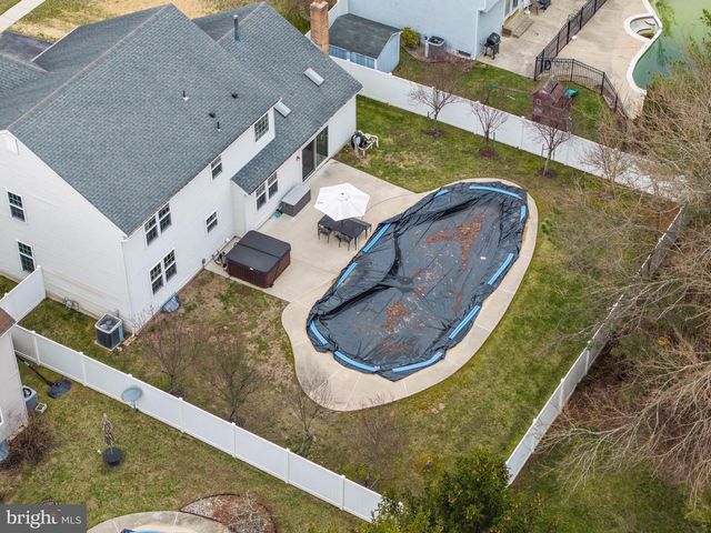 17 CATTELL DR, Sicklerville, NJ 08081