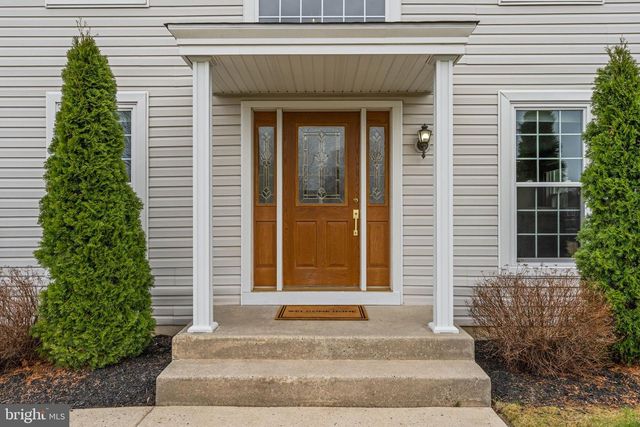 17 CATTELL DR, Sicklerville, NJ 08081