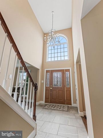 17 CATTELL DR, Sicklerville, NJ 08081