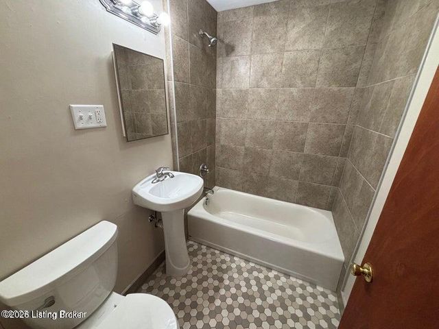 141 E Harrison Ave 4, Clarksville, IN 47129