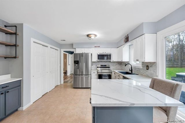 10 Ramblewood Road, Ridge, NY 11961